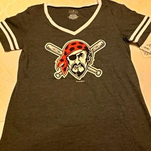 Womens NWT Pirates t shirt medium